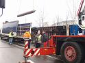 LKW Anhaenger umgekippt Koeln Niehl Geestemuenderstr Industriestr P45